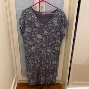 J. Jill Soft V-Neck Floral Knit Dress in Slate Gray
